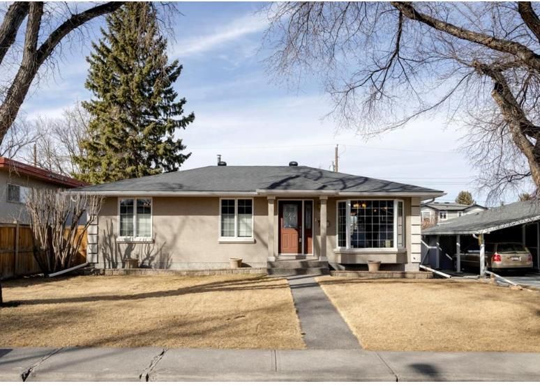 New property listed in North Glenmore Park, Calgary